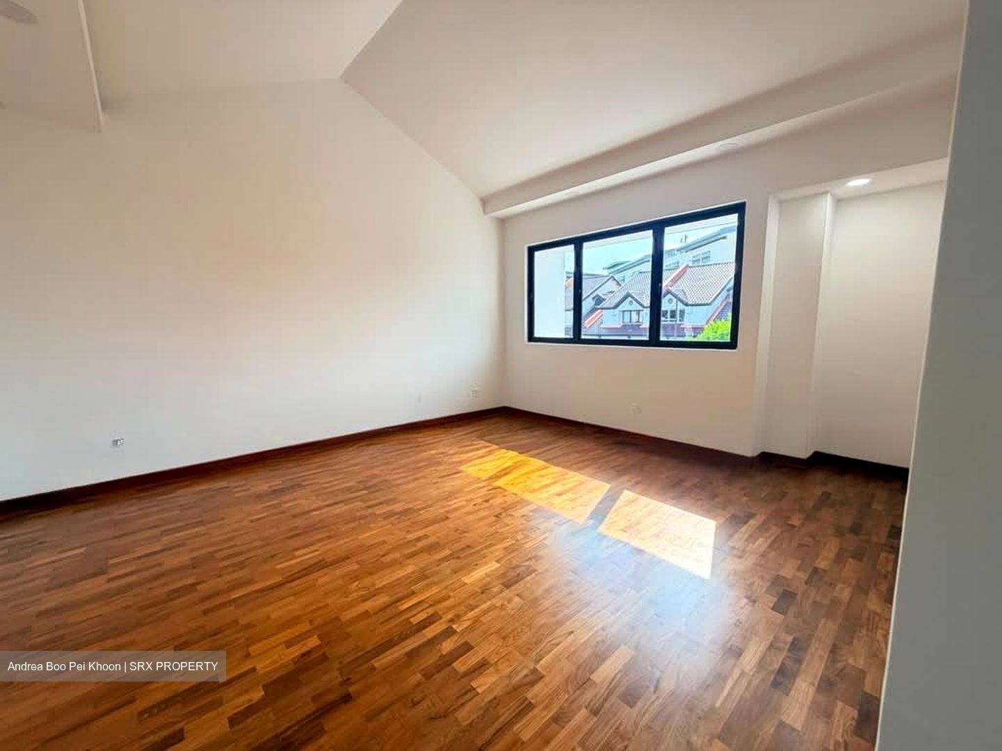 Excelsior Gardens (D16), Terrace #581829671